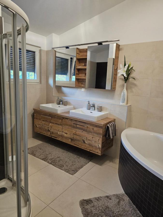 וינה Cosy & Elegant Cityhouse With Garden מראה חיצוני תמונה